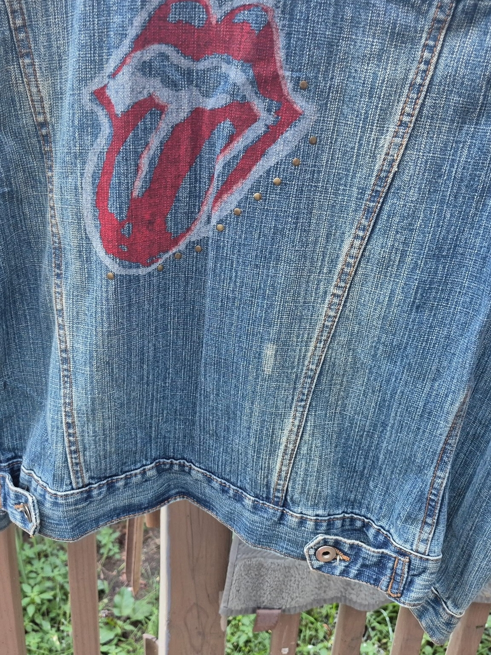 Vintage 2006 Rolling Stones Denim Jacket Size M Tongue Logo Distressed Studded - Picture 6 of 6